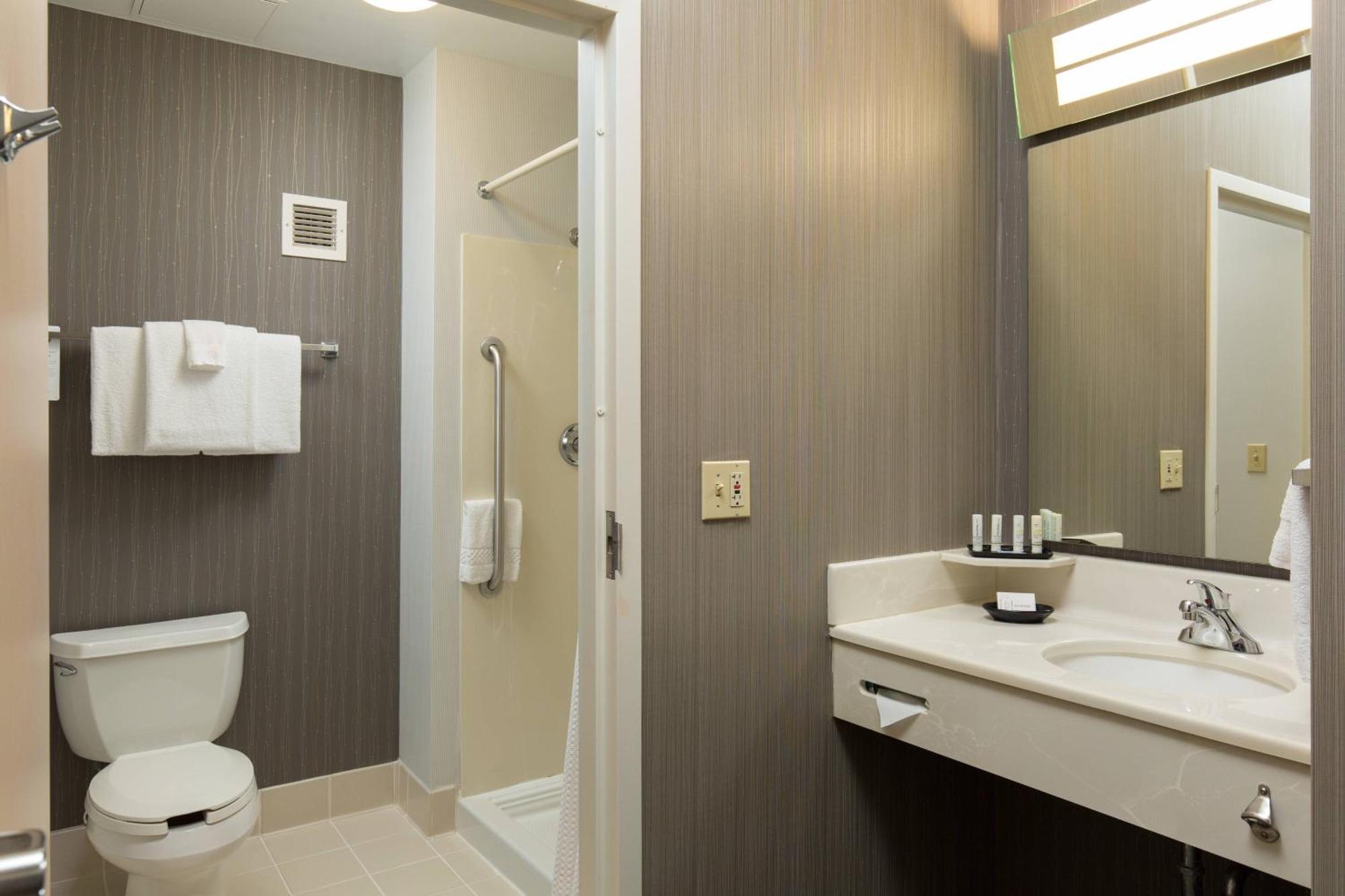 Courtyard Kansas City East/Blue Springs Ngoại thất bức ảnh