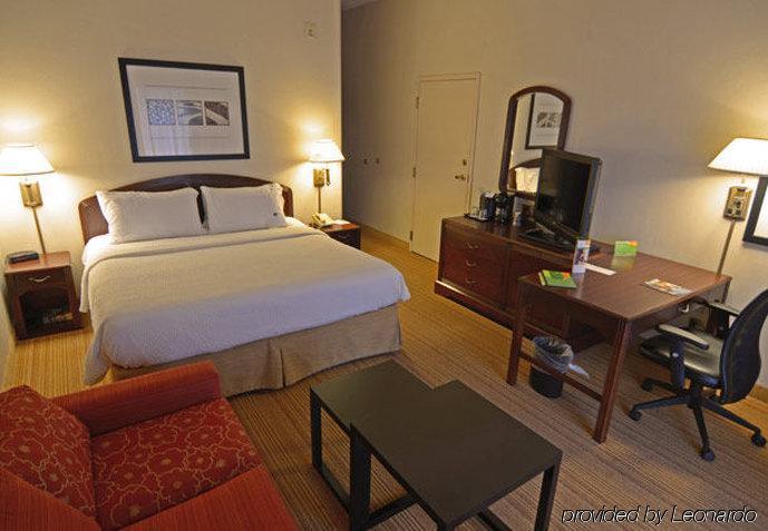 Courtyard Kansas City East/Blue Springs Ngoại thất bức ảnh